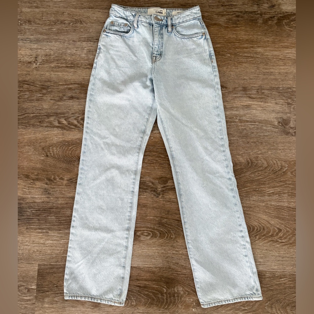 Dynamite Light Wash Straight Leg Jeans